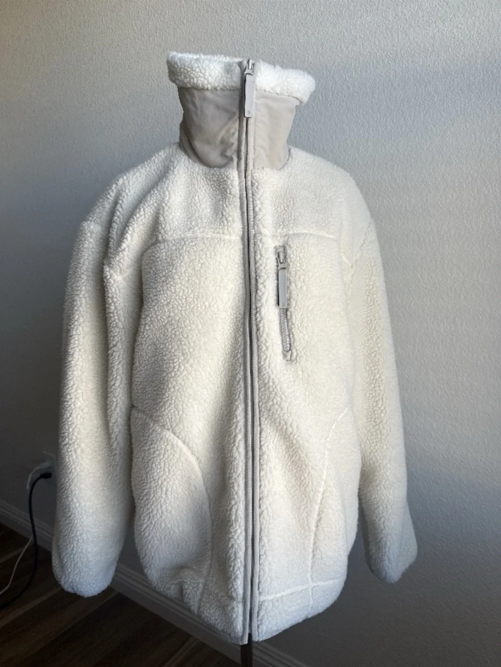Cozy Women's Ivory Sherpa Zip-Front Jacket